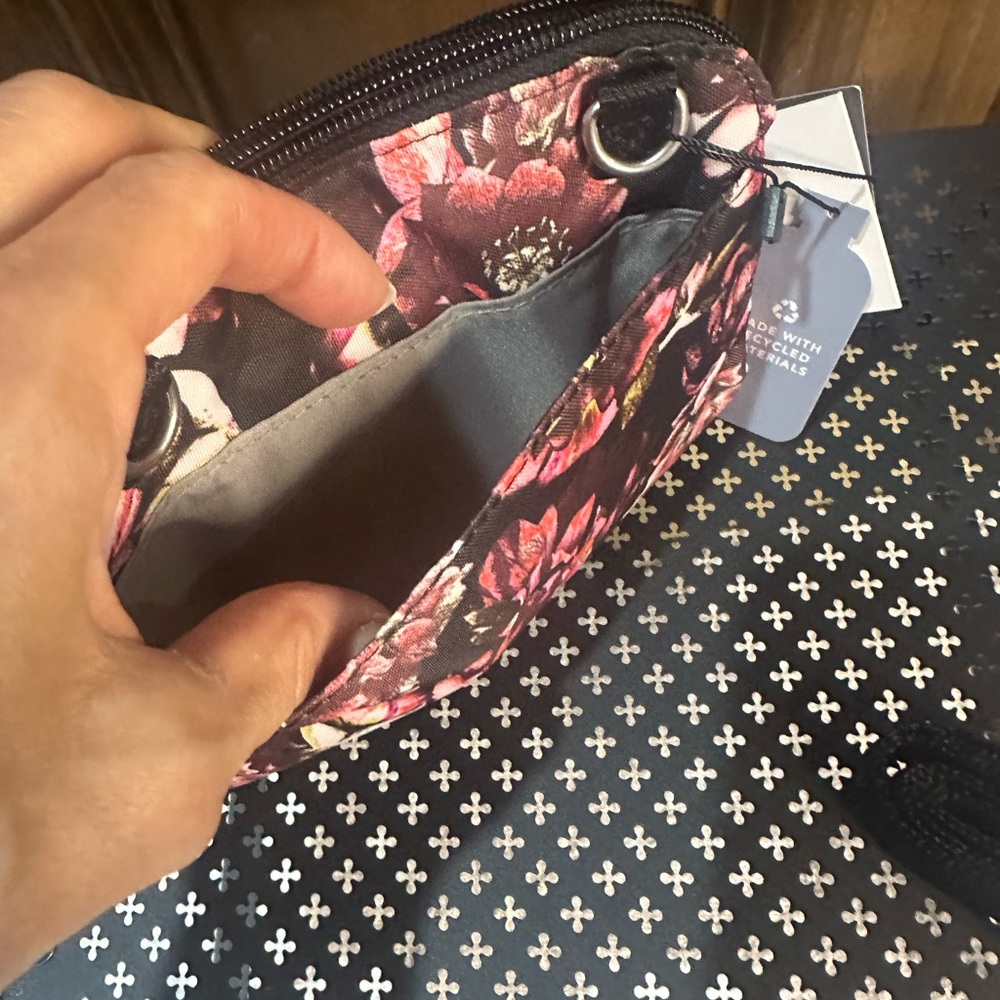 NWT SIZE OS Baggallini Floral Crossbody Bag in Pink and Black - Picture 5 of 7